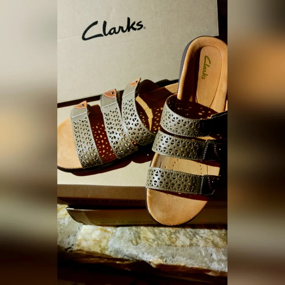 NWT Clarks Sandals/Mules Sz. 11 W - Picture 1 of 9